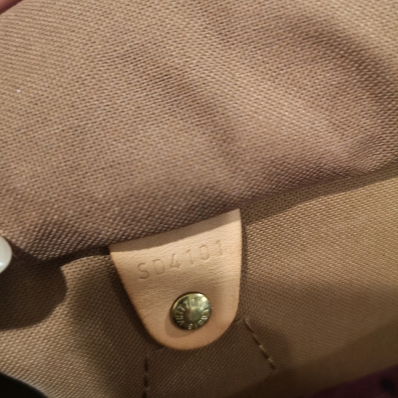 LV Speedy 35 - Picture 7 of 8